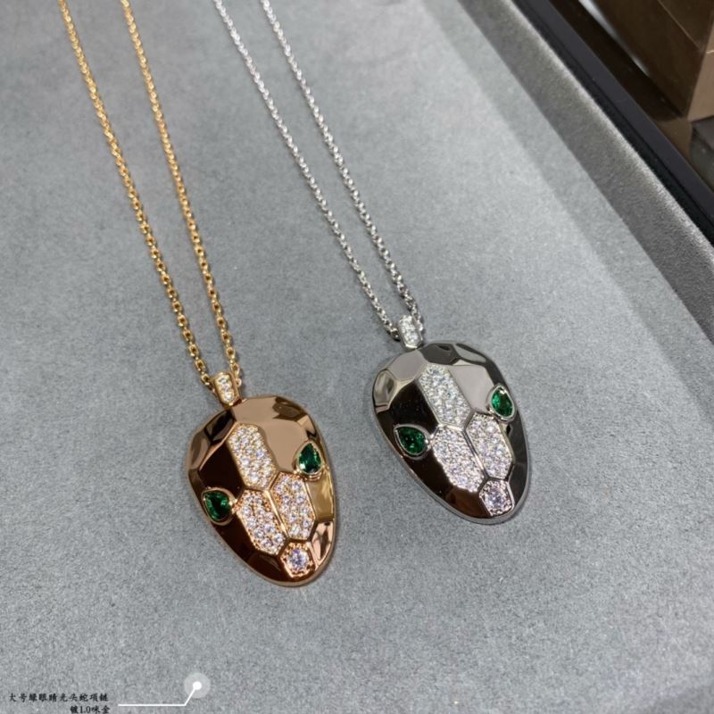 Bv1g*ai necklaces